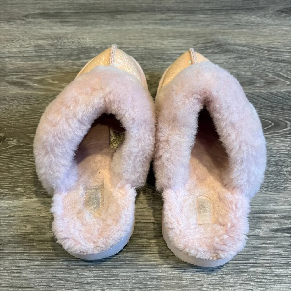 UGG Girls Cozy II Glitter Slippers Size 5 Lavender Purple Pink Fluffy Sparkly